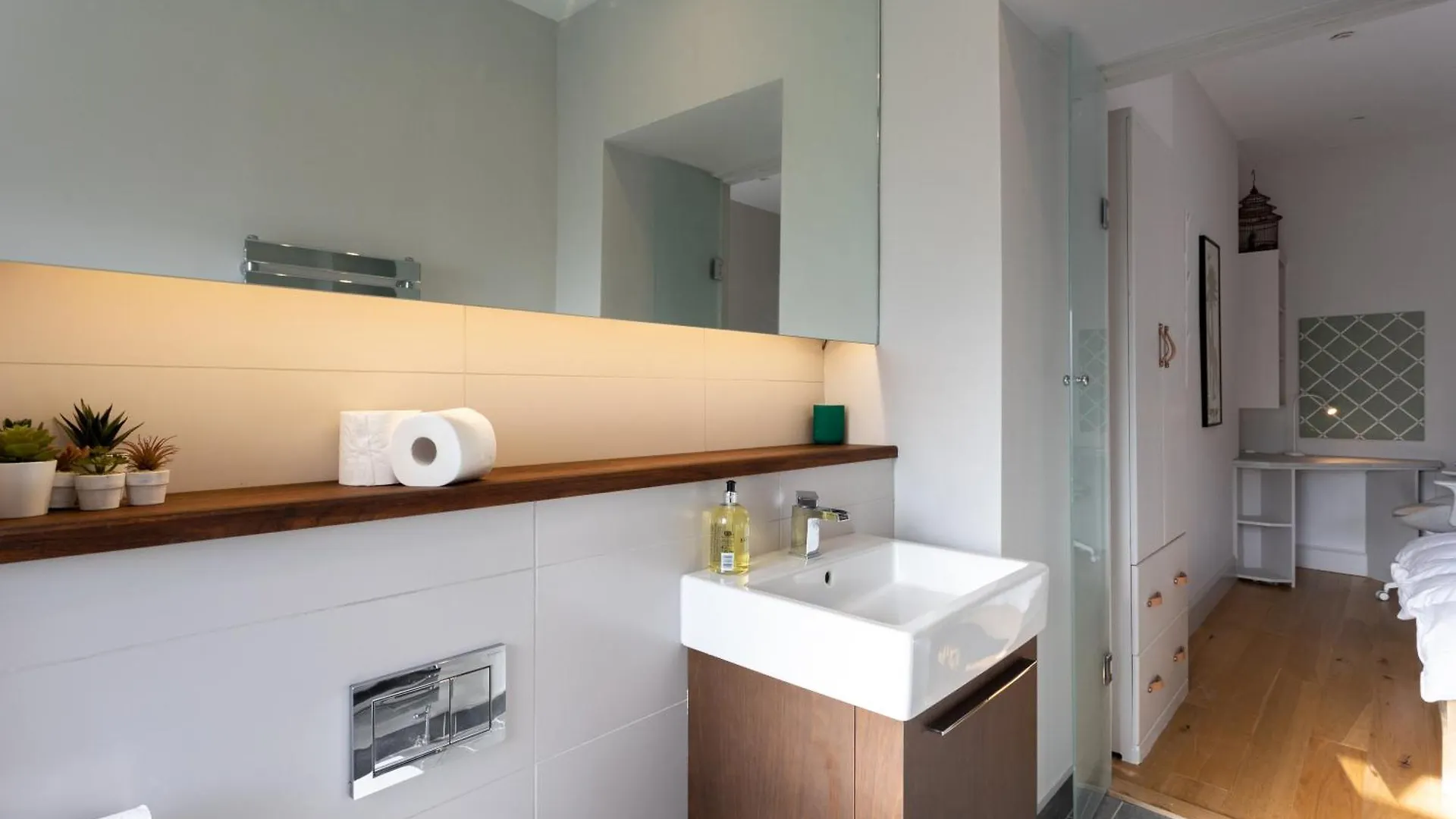 Gorgeous 4 Bed Apartment Right Beside The Meadows Edinburgh United Kingdom