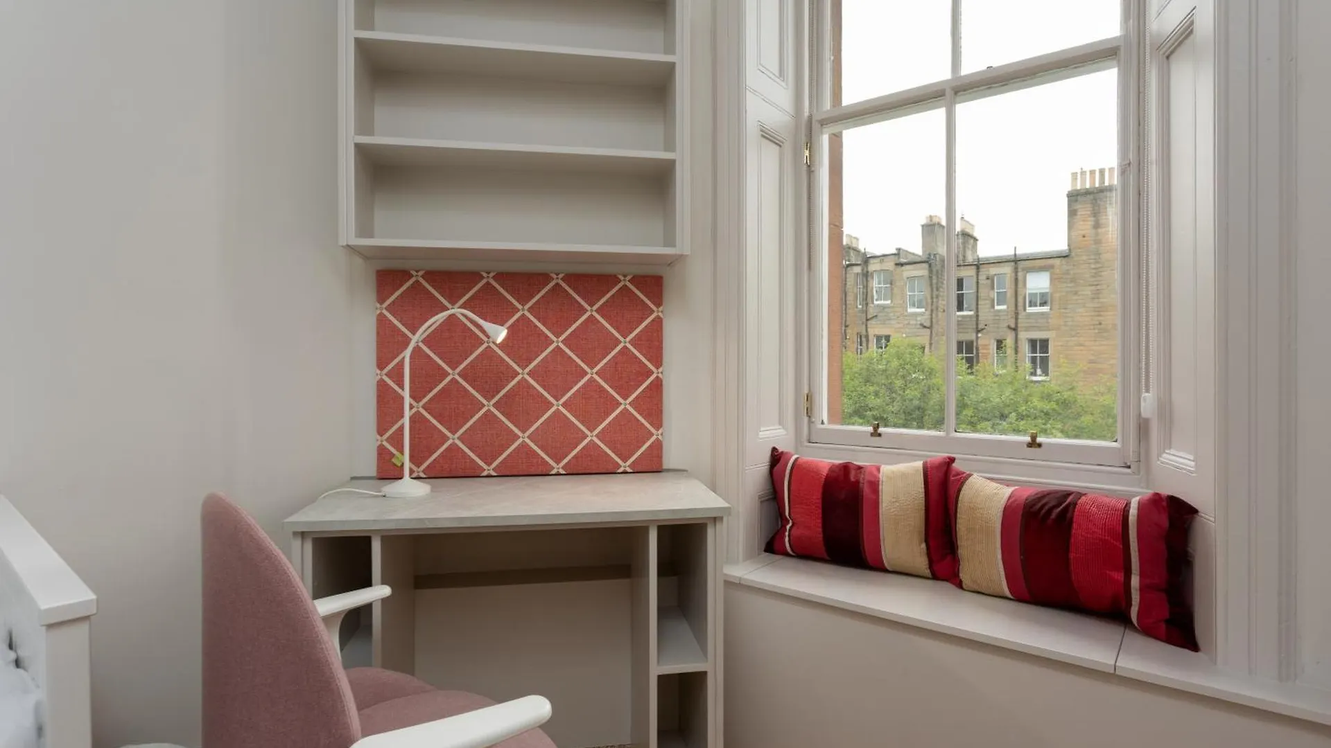 Gorgeous 4 Bed Apartment Right Beside The Meadows Edinburgh