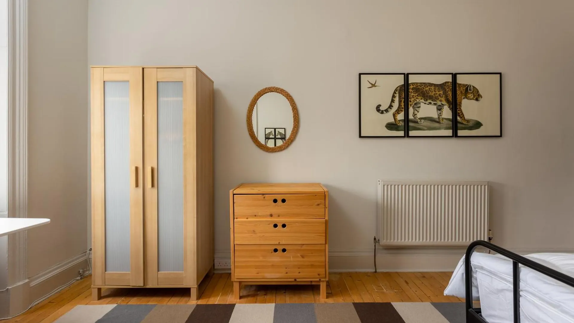 Gorgeous 4 Bed Apartment Right Beside The Meadows Edinburgh United Kingdom