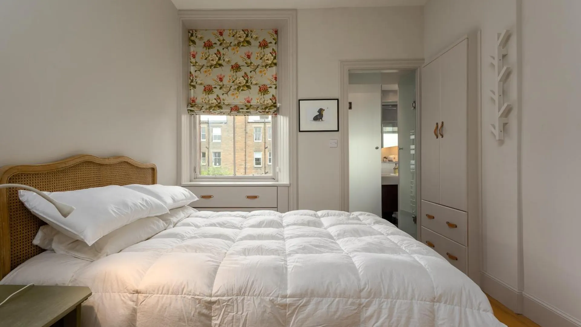 Gorgeous 4 Bed Apartment Right Beside The Meadows Edinburgh