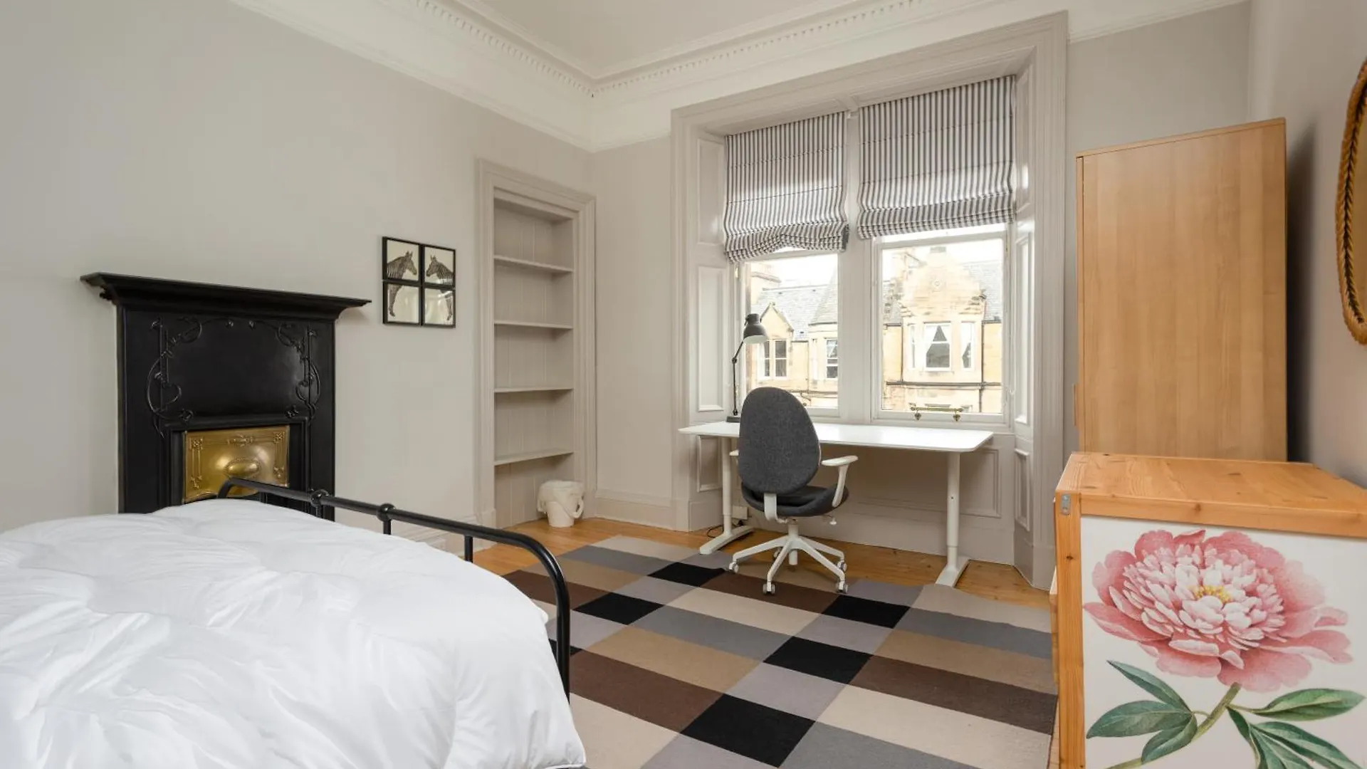 Gorgeous 4 Bed Apartment Right Beside The Meadows Edinburgh 0*,