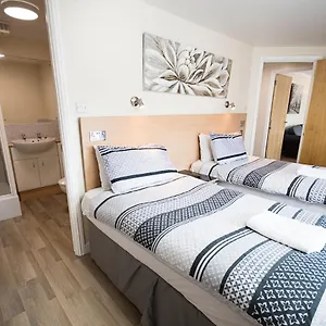  Apartment Lochend Serviced