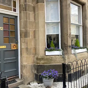 Lovely Main Door 2 Bed Edinburgh