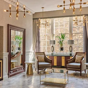 4* Hotel Fraser