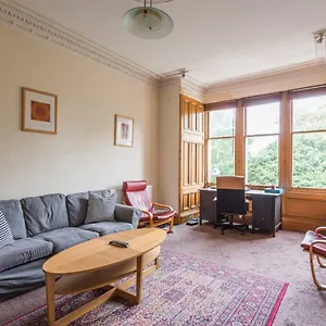 3 Bed Overlooking Meadows Park Edinburgh