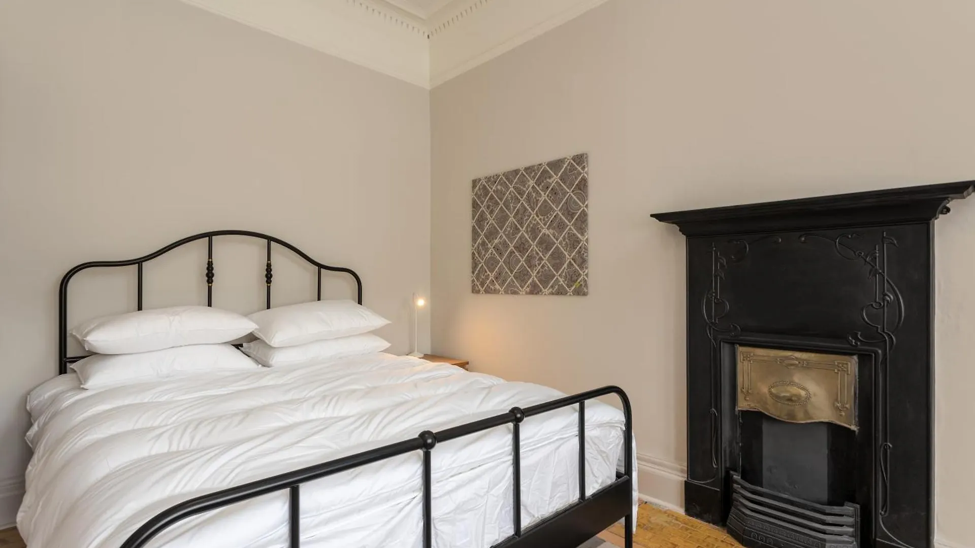 Gorgeous 4 Bed Apartment Right Beside The Meadows Edinburgh United Kingdom